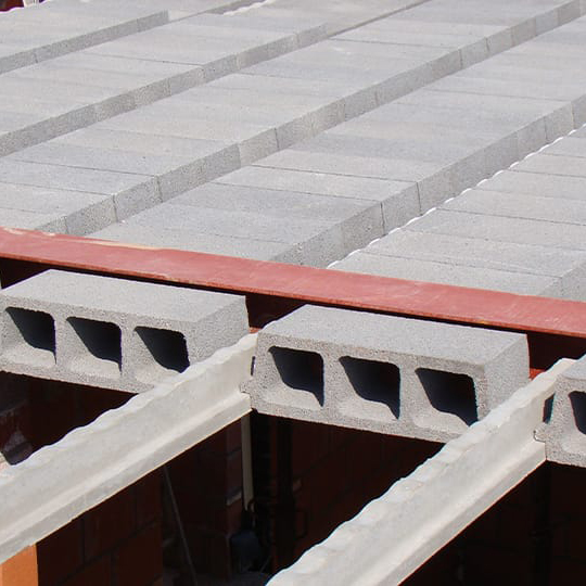 Plaatsing van welfsels en brede vloerplaten